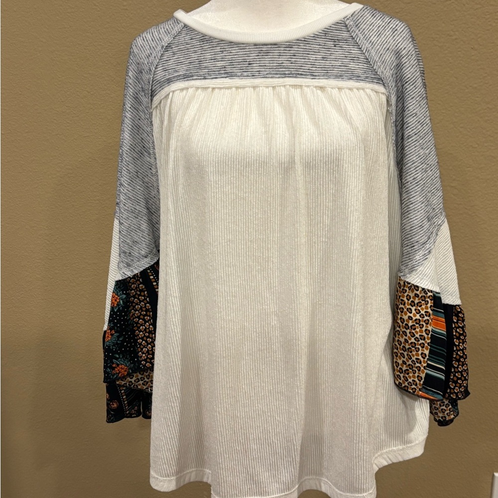 Relaxed White Asymmetrical Blouse with 3/4 Sleeves